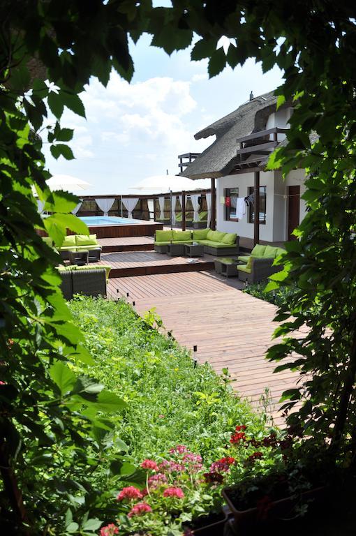 Doi Capitani Hotell Crisan  Exteriör bild