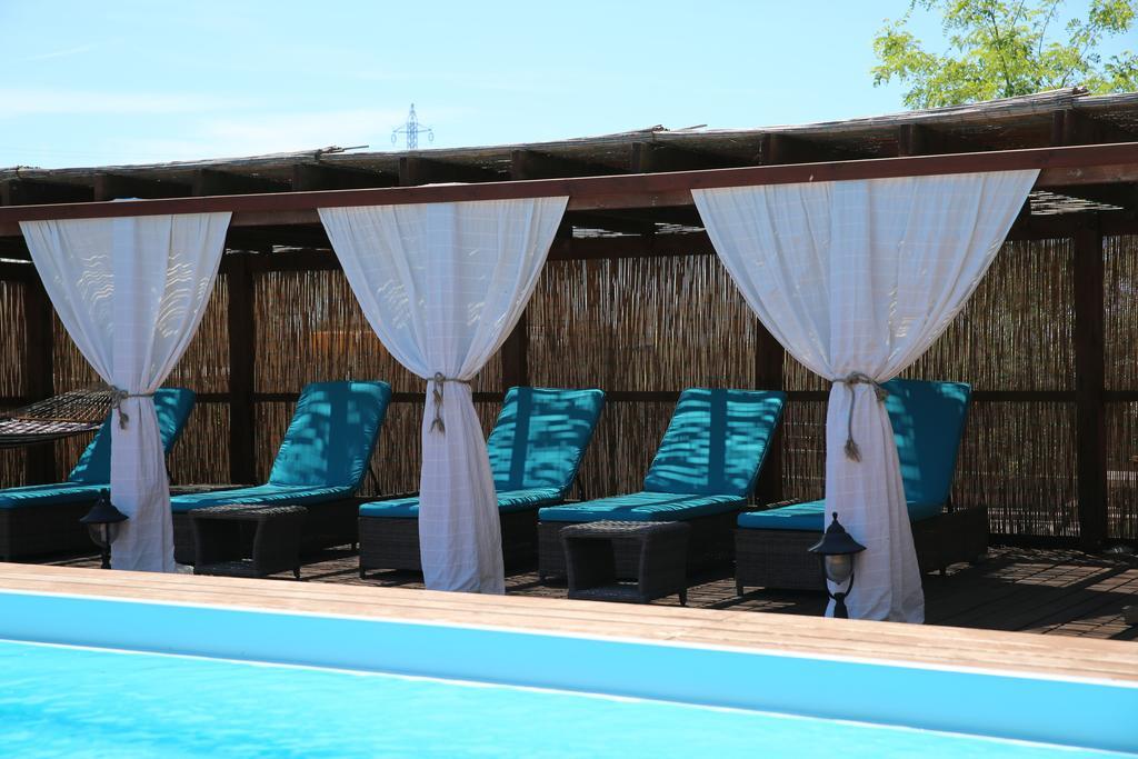 Doi Capitani Hotell Crisan  Exteriör bild