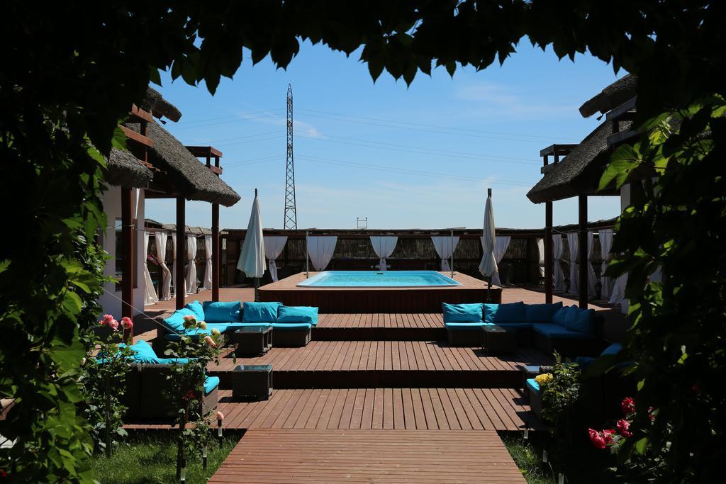 Doi Capitani Hotell Crisan  Exteriör bild
