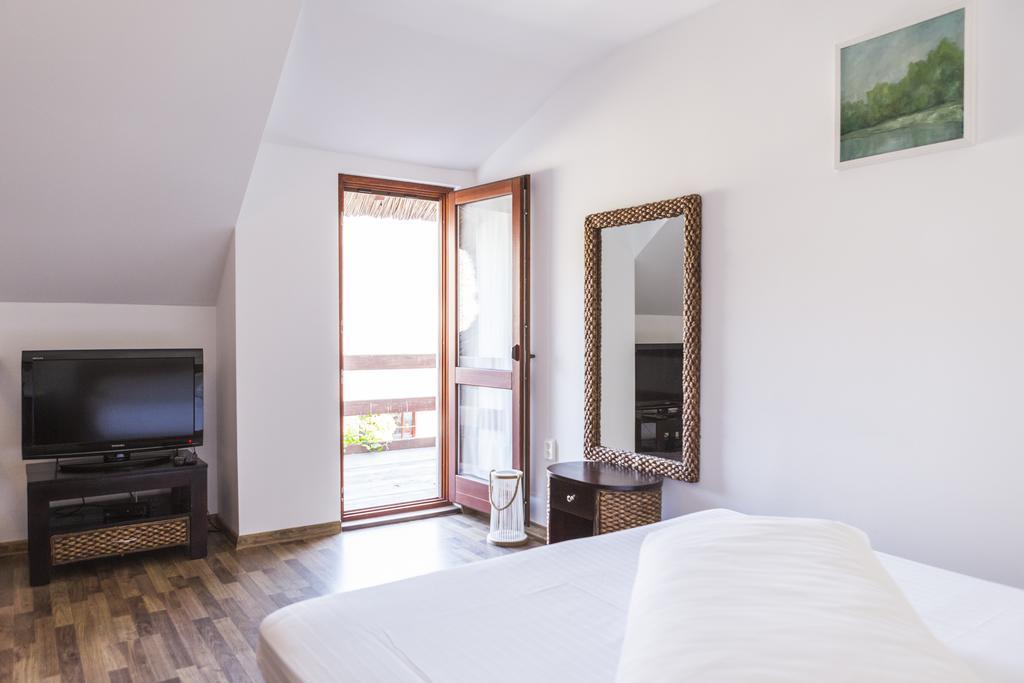 Doi Capitani Hotell Crisan  Exteriör bild