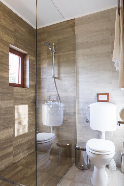 Doi Capitani Hotell Crisan  Exteriör bild